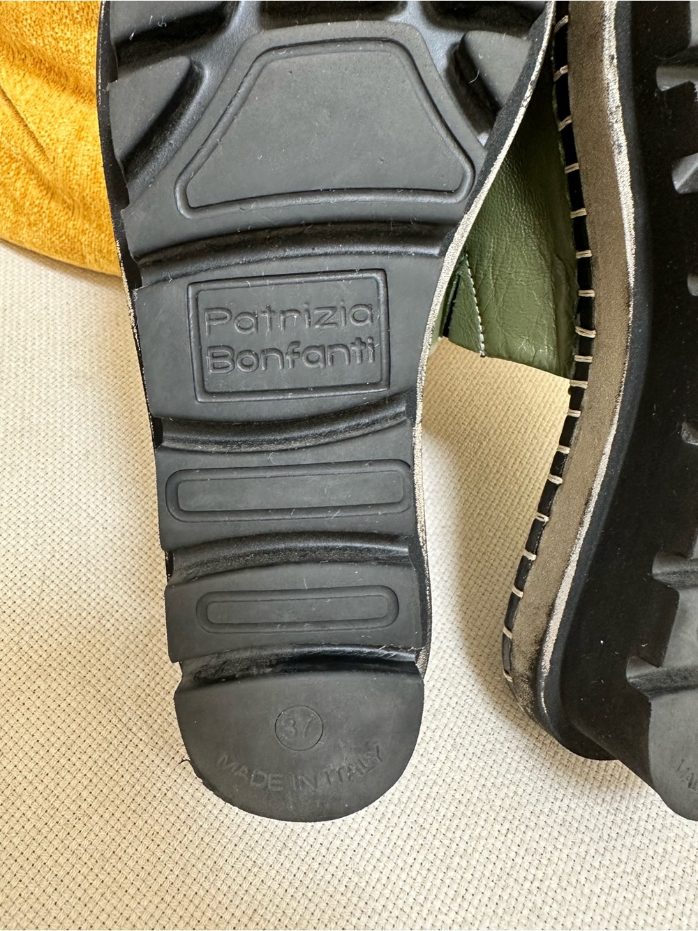 Patrizia Bonfanti Green Slides- euro Sze 37 = US sze 6 1/2 -GREAT CONDITION - Picture 7 of 10